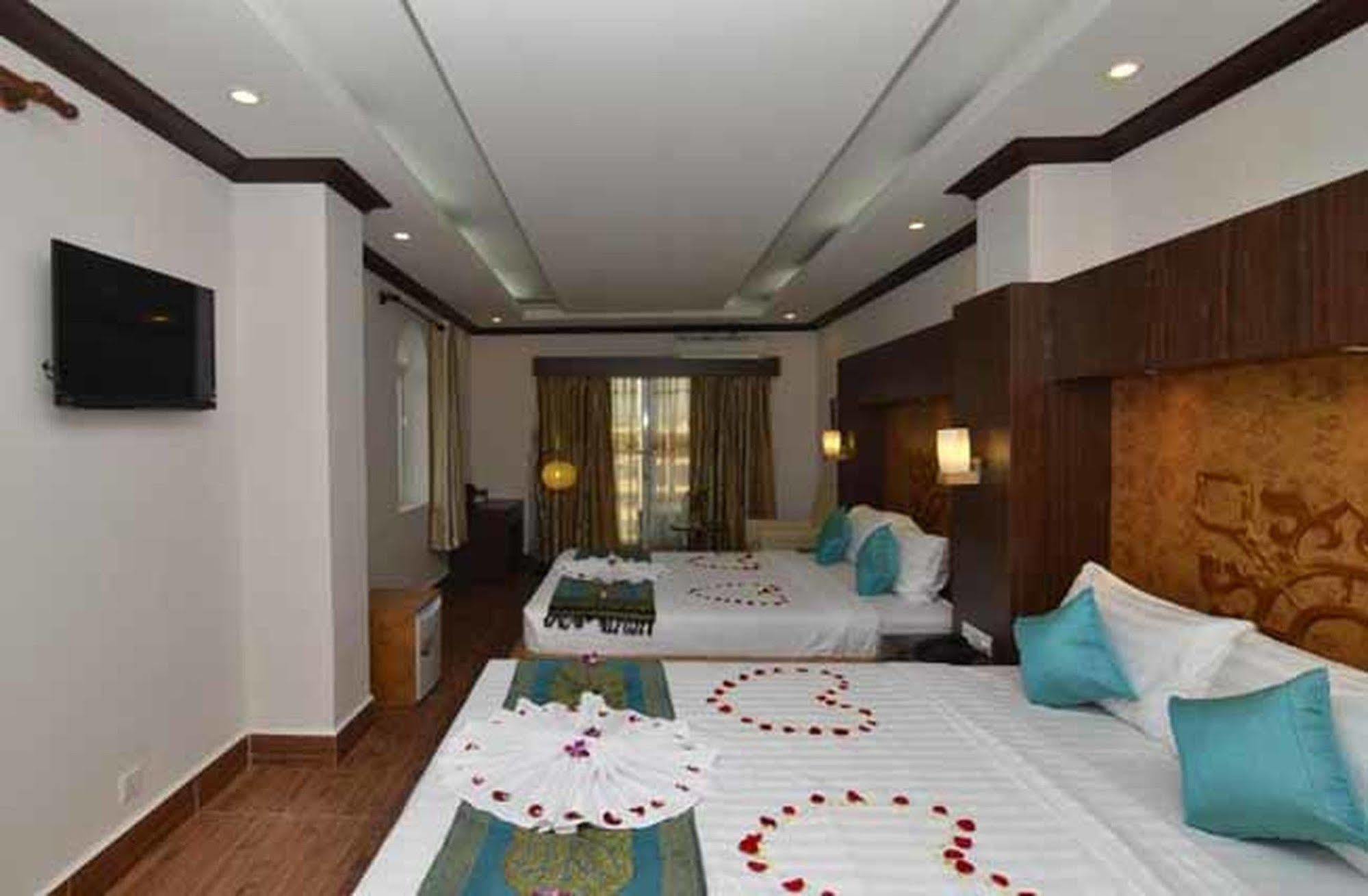 Phuminh Hotel Riverside Phnom Penh Extérieur photo