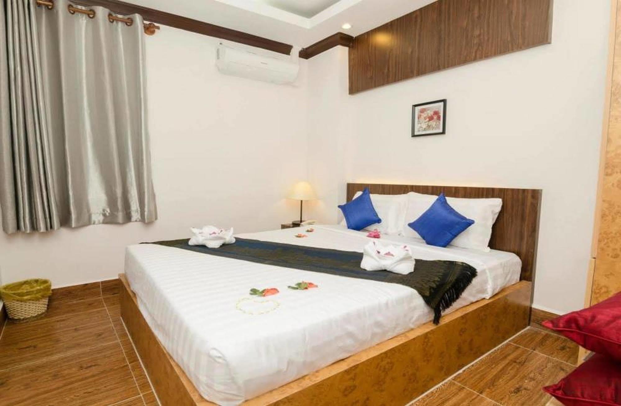 Phuminh Hotel Riverside Phnom Penh Extérieur photo